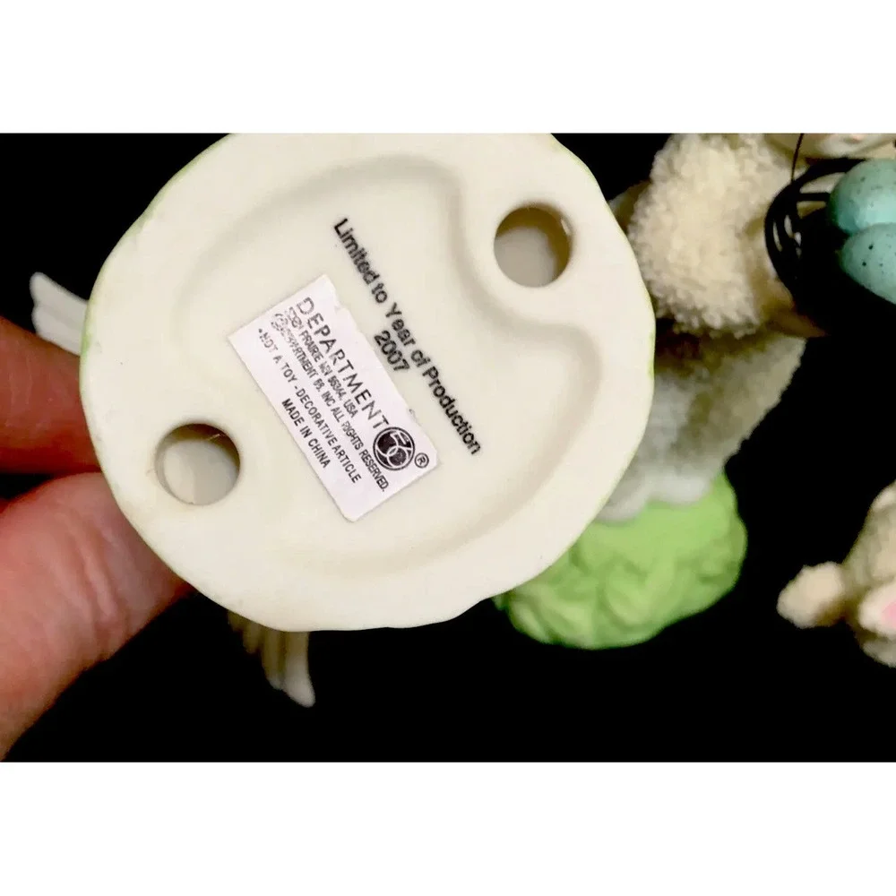 Dept 56‎ Snowbunnies '2007 LE Flying Robin Figurine